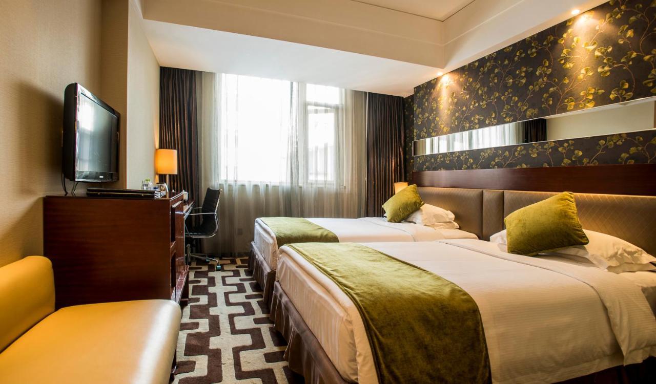 Chengdu Chunxi Hotel Exterior photo
