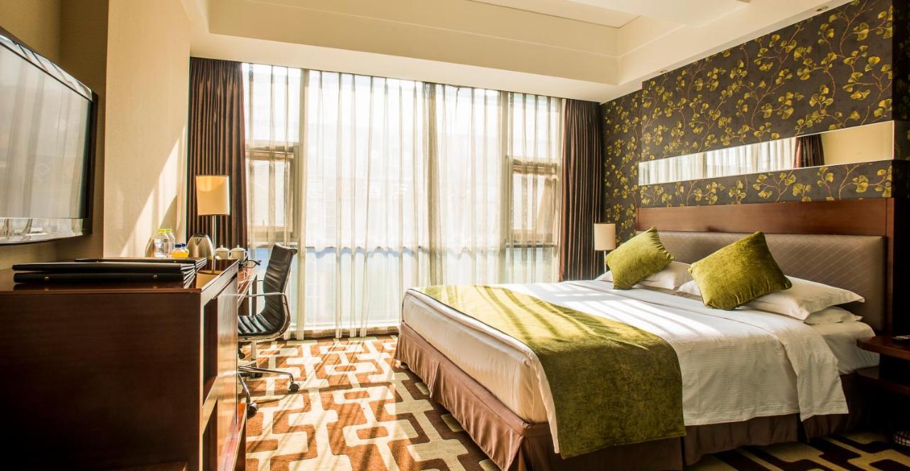 Chengdu Chunxi Hotel Exterior photo