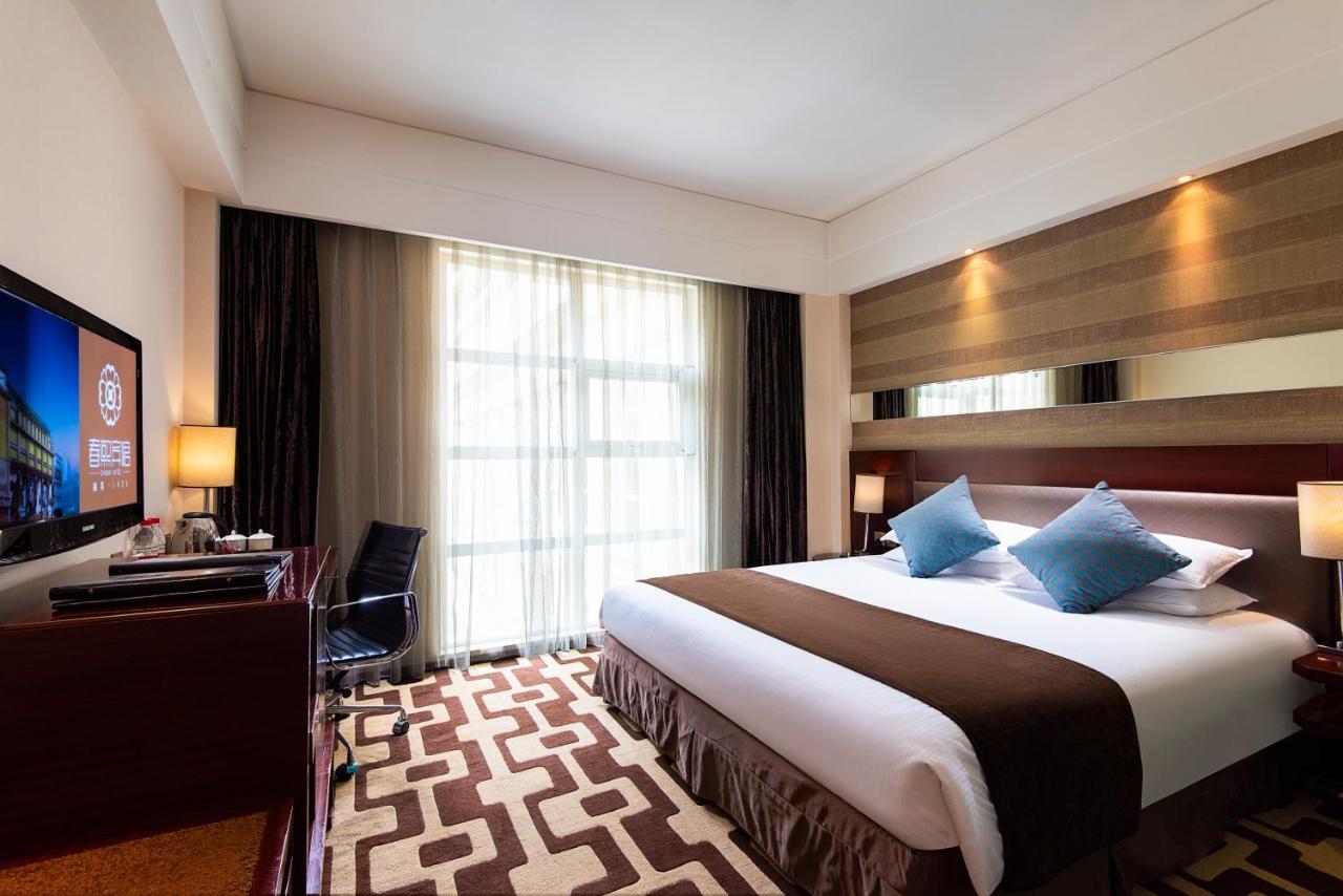 Chengdu Chunxi Hotel Exterior photo
