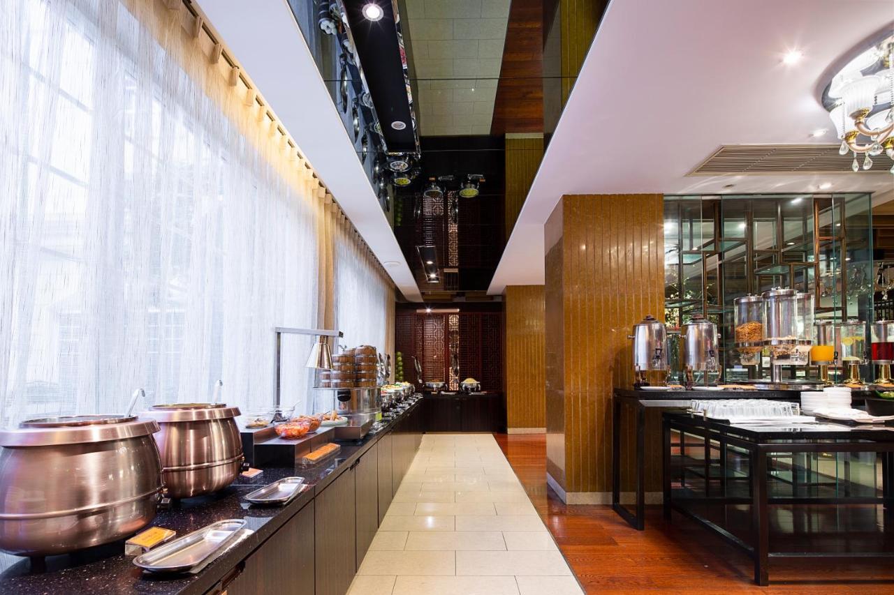Chengdu Chunxi Hotel Exterior photo